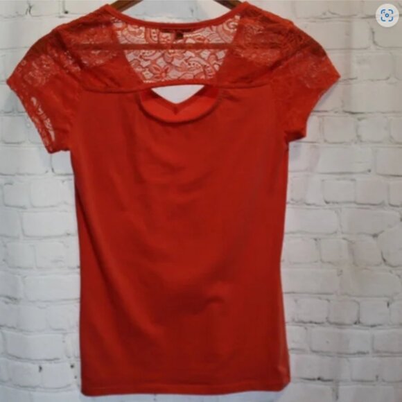 Ambiance Coral Tee Size Medium - Picture 2 of 6